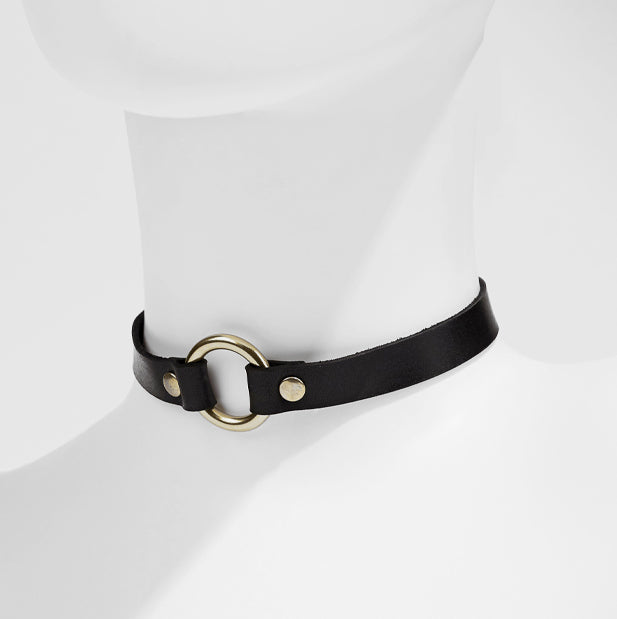 SIGNATURE LEATHER O-RING CHOKER